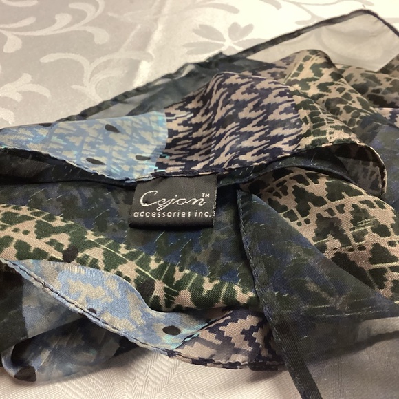 NWT Cejon beautiful blue detailed. Scarf blues. - Picture 5 of 7